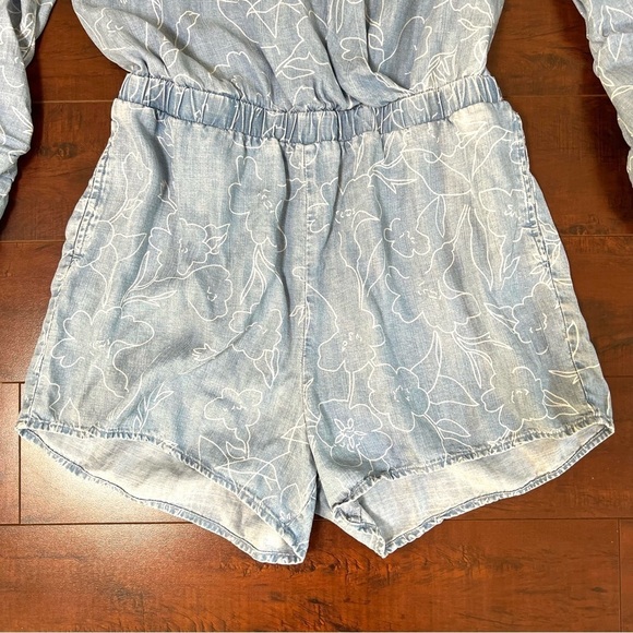 ANTHROPOLOGIE Cloth & Stone Chambray Romper Blue Long Sleeve Size Small - Picture 9 of 16